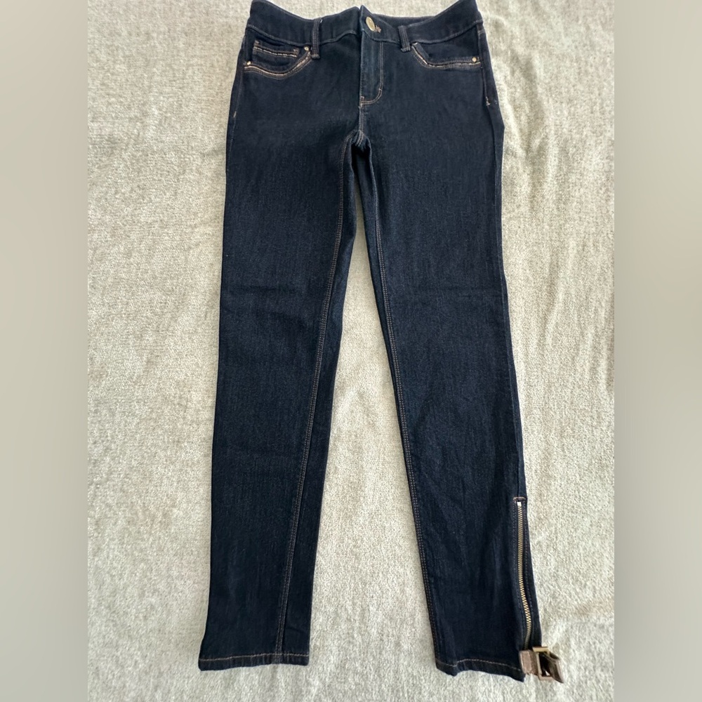 WHBM NWOT “The Skinny Ankle” zipper jeans!